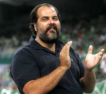 Ικανοποιημένος από την εμφάνιση ο Πατέρας, κατά του Τεν Κάτε ο Δομάζος