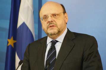 Ανεβαίνουν οι τόνοι μεταξύ κυβέρνησης και ΠΑΣΟΚ για τη Siemens