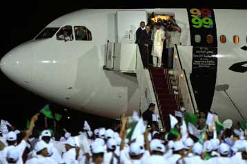 Αποφυλακίστηκε και επέστρεψε σαν ήρωας στη Λιβύη ο βομβιστής του Λόκερμπι