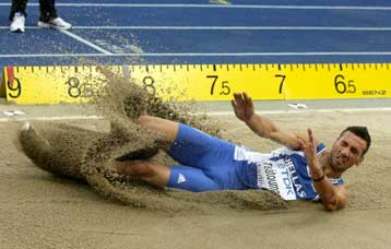 Πρόκριση στο παρά πέντε από τον Τσάτουμα, εκπληκτική η Αρτυματά