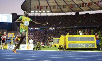 Με μια… ανάσα έτρεξε ο Μπολτ και στα 200μ.