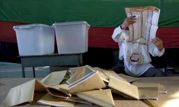 Όλοι δηλώνουν νικητές στο Αφγανιστάν, όμως οι Αρχές συνιστούν υπομονή