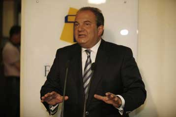 Η κυβέρνηση ενισχύει με πράξεις τη ρευστότητα στην αγορά, δηλώνει ο Κ.Καραμανλής