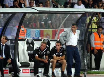 Ζημίες σε αυτοκίνητα φιλάθλων και του Σάντος