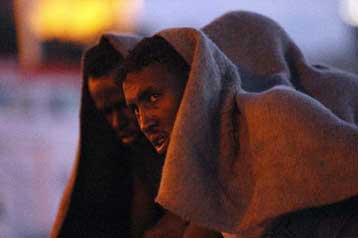 Τραγωδία με δεκάδες Αφρικανούς μετανάστες στη Μεσόγειο