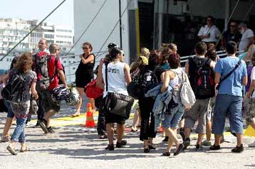 Νέα ταλαιπωρία για τους επιβάτες του πλοίου «Μαρίνα»