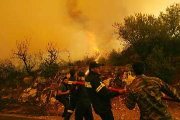Πύρινη λαίλαπα σε Γραμματικό, Βαρνάβα, Μαραθώνα, Σταμάτα και Διόνυσο