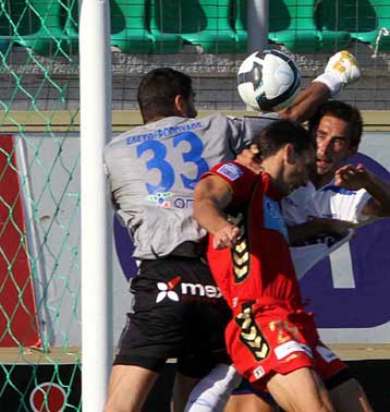 Ευχαριστημένος ο Βολφ από την ισοπαλία, «λίγο στενοχωρημένος» ο Παράσχος