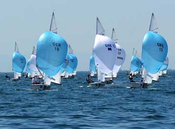 Με τρία ανδρικά και ένα γυναικείο πλήρωμα η Ελλάδα στο Παγκόσμιο ιστιοπλοΐας