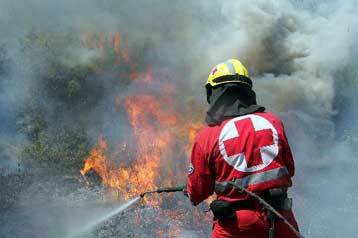 Όταν σβήσουν οι φωτιές θα μιλήσουμε για ευθύνες, δηλώνει το ΠΑΣΟΚ