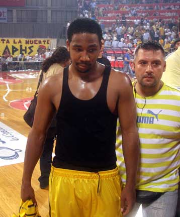 Ο Αρης υποδέχθηκε Κλαρκ και Ρίτσαρντσον και… πουλάει Παπανικολάου