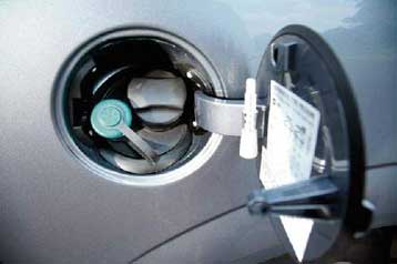 Ελαφρά πτώση κατά 0,27% στη μέση τιμή της αμόλυβδης βενζίνης