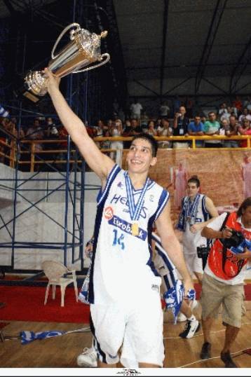 O Κασελάκης μένει στον Ηλυσιακό για ένα ακόμα χρόνο