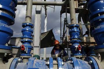 Πάνω από τα 72 δολάρια υποχωρεί το πετρέλαιο