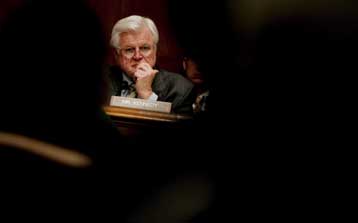 Φόρο τιμής στον Έντουαρντ Κένεντι αποτίει η διεθνής κοινότητα