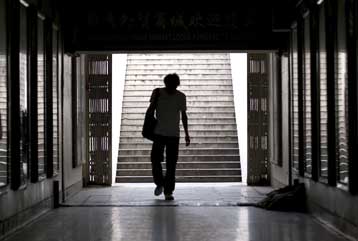 Τις 200.000 άγγιξαν οι θέσεις εργασίας που χάθηκαν από την αρχή του έτους