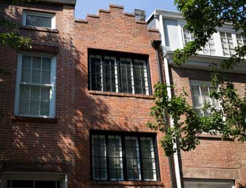 Πωλητήριο μπαίνει στο πιο στενό σπίτι της Νέας Υόρκης