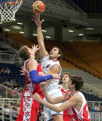 Νίκη της Σερβίας με 70-59 επί της Ρωσίας που προβληματίζει