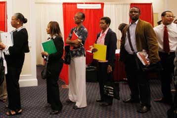 «Διαχυτικά» προφίλ σε site κοινωνικής δικτύωσης καίνε επαγγελματικές συνεντεύξεις