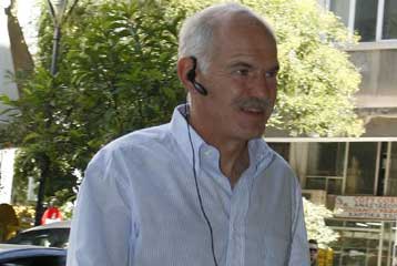 Με ΑΔΕΔΥ, ΓΣΕΕ και ΣΕΒ συναντάται την Πέμπτη ο Γιώργος Παπανδρέου