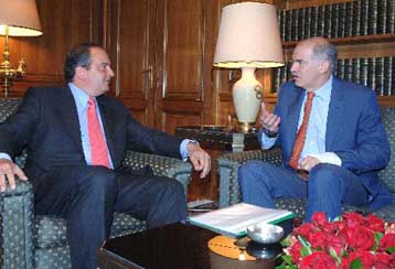 Συνεργασία ΝΔ – ΠΑΣΟΚ για την έξοδο από την κρίση, προτείνει ο ΣΕΛΠΕ