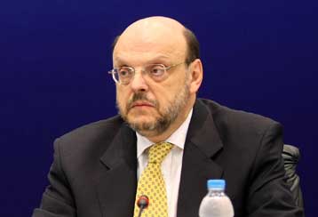 Ουδέν σχόλιο, απαντά η κυβέρνηση στα σενάρια ανασχηματισμού