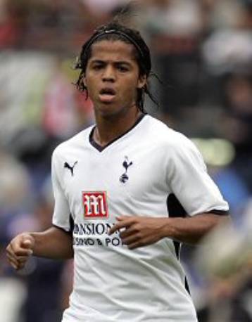 Στέλνουν Φιορεντίνο οι Βραζιλιάνοι, επιμένουν οι άγγλοι για Ντος Σάντος και Ολυμπιακό