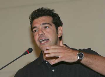 Την πρότασή του για έκτακτο συνέδριο κατέθεσε ο Αλέξης Τσίπρας