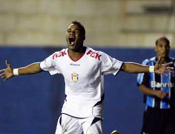 Φερναντίνιο για Ολυμπιακό γράφουν στη Βραζιλία…