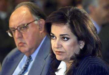 Στην ανάγκη αλλαγής του εκλογικού συστήματος συγκλίνουν Ντ.Μπακογιάννη και Θ.Πάγκαλος