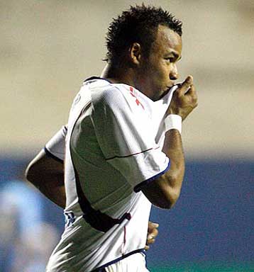 «Όχι» Φερναντίνιο, ναυαγεί η μεταγραφή στον Ολυμπιακό