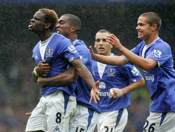 Έσπασε το… ρόδι η Έβερτον, ο Αντεμπαγιόρ «καθάρισε» για τη Σίτι