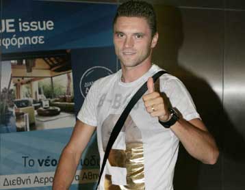 Η ΑΕΚ ανακοίνωσε την μεταγραφή του Γιάχιτς από τον Αρη και πάει για Ζόνας και Αρτσε