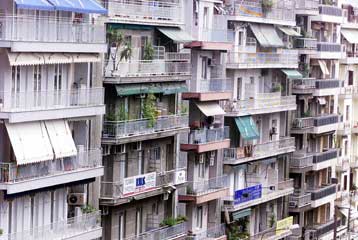 «Ανεφάρμοστες στην πράξη» οι ρυθμίσεις για τους ημιυπαίθριους, λέει ο Γ.Μίχας