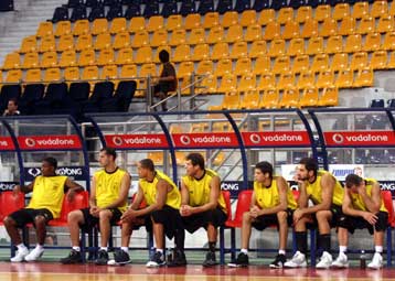 Με μεγάλη ταλαιπωρία η αποστολή του Αρη έφτασε στο Μπόρμιο