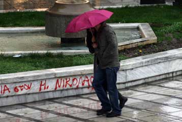 Προβλήματα από την απογευματινή μπόρα στην Αττική