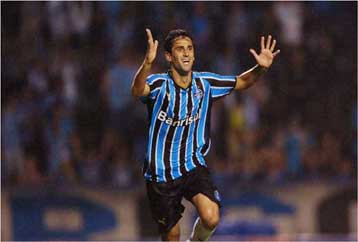 Η ΑΕΚ «παλεύει» ακόμα για την απόκτηση του Ζόνας, έρχεται ο Αρτσε