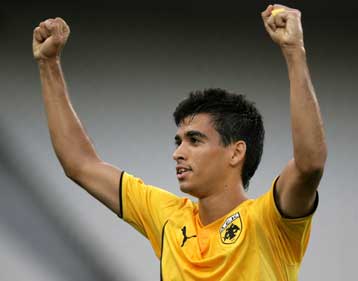 «Πρωτάθλημα για τον κόσμο» θέλει ο Λεονάρντο με την ΑΕΚ