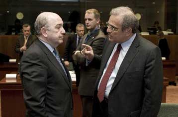 Να πείσει τις Βρυξέλλες για διετή παράταση για το έλλειμμα καλείται ο Γ.Παπαθανασίου