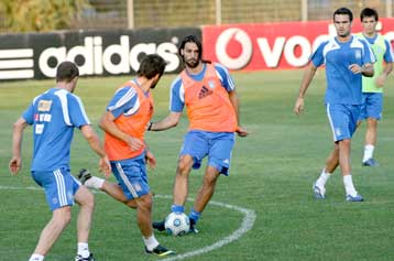 Καραγκούνη απόντος και Σαμαρά…. κουρασμένου η προπόνηση της Εθνικής