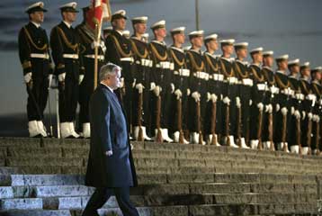 «Πισώπλατη μαχαιριά» για την Πολωνία ο ρόλος των Σοβιετικών, λέει ο Καζίνσκι