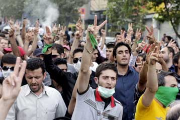 Η Τεχεράνη αντικαθιστά δεκάδες πρεσβευτές της που στήριξαν τις διαδηλώσεις