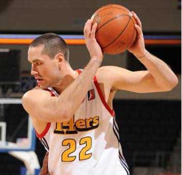 Ο Πανελλήνιος δυνάμωσε τη ρακέτα του με την προσθήκη του Τζος Ντέιβις