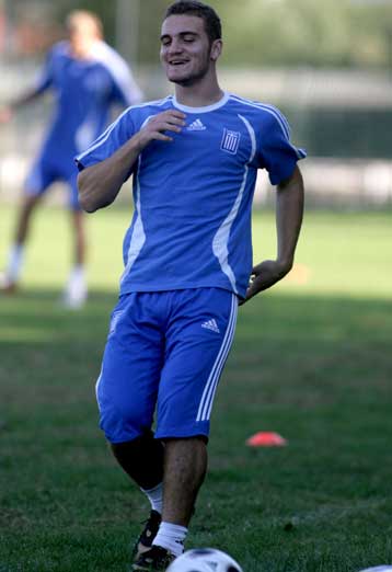 Ο Δημούτσος πιστεύει σε νίκη της εθνικής Ελπίδων επί της Αγγλίας