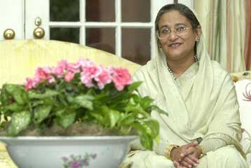 Κοντομάνικα για εξοικονόμηση ενέργειας φορά το Δημόσιο του Μπαγκλαντές