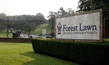 Στην τελευταία του κατοικία οδηγείται ο Μάικλ Τζάκσον