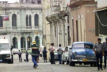 «Χωρίς περιορισμό» πλέον οι επισκέψεις Αμερικανών με στενούς συγγενείς στην Κούβα