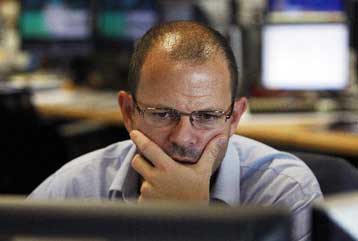 Σε υψηλό έξι εβδομάδων διευρύνεται το spread στα ομόλογα