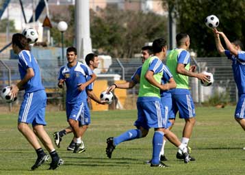 Προπονήθηκε και ο Ιωαννίδης με την Ελπίδων, νίκη της Αγγλίας στην πρεμιέρα
