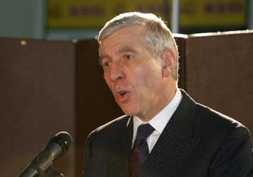 Το πετρέλαιο συνέβαλε στη μεταφορά του βομβιστή του Λόκερμπι, παραδέχεται ο Τζακ Στρο